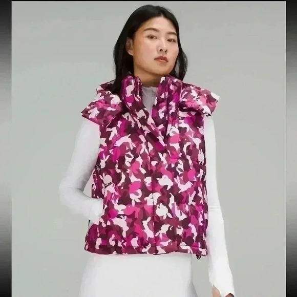 NWT Lululemon Wunder Puff Crop Vest | size 8 Lunar New Year Rabbits - Picture 5 of 6